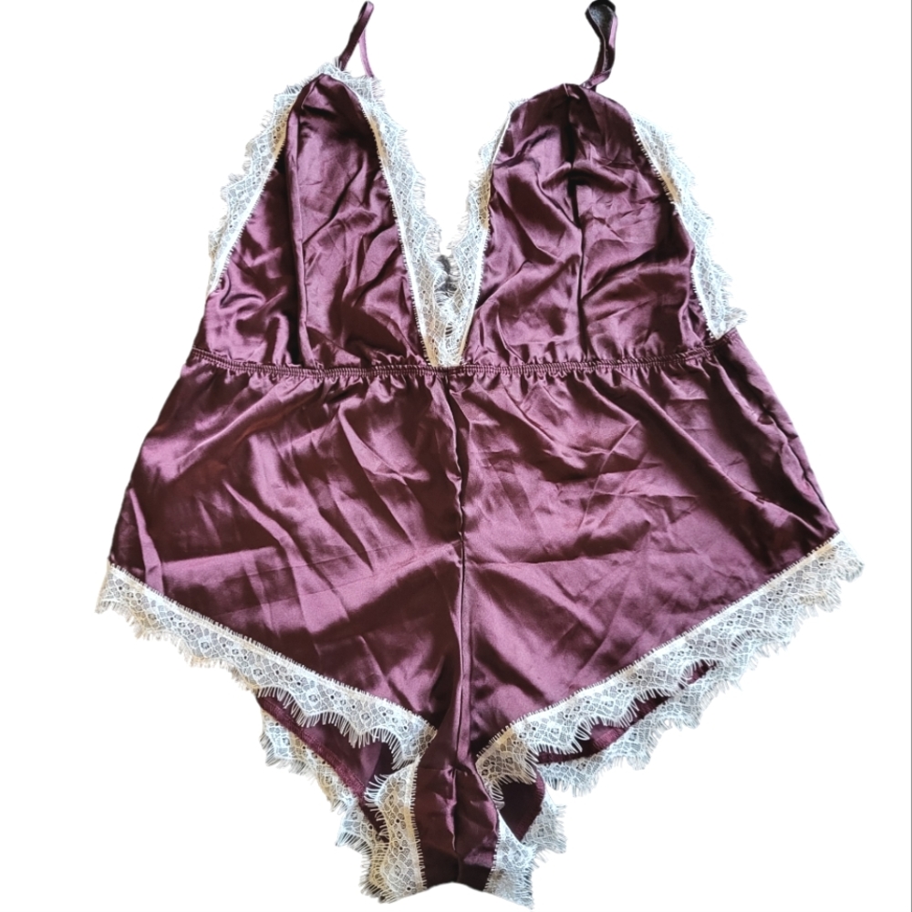 Roma Confidential lingerie 